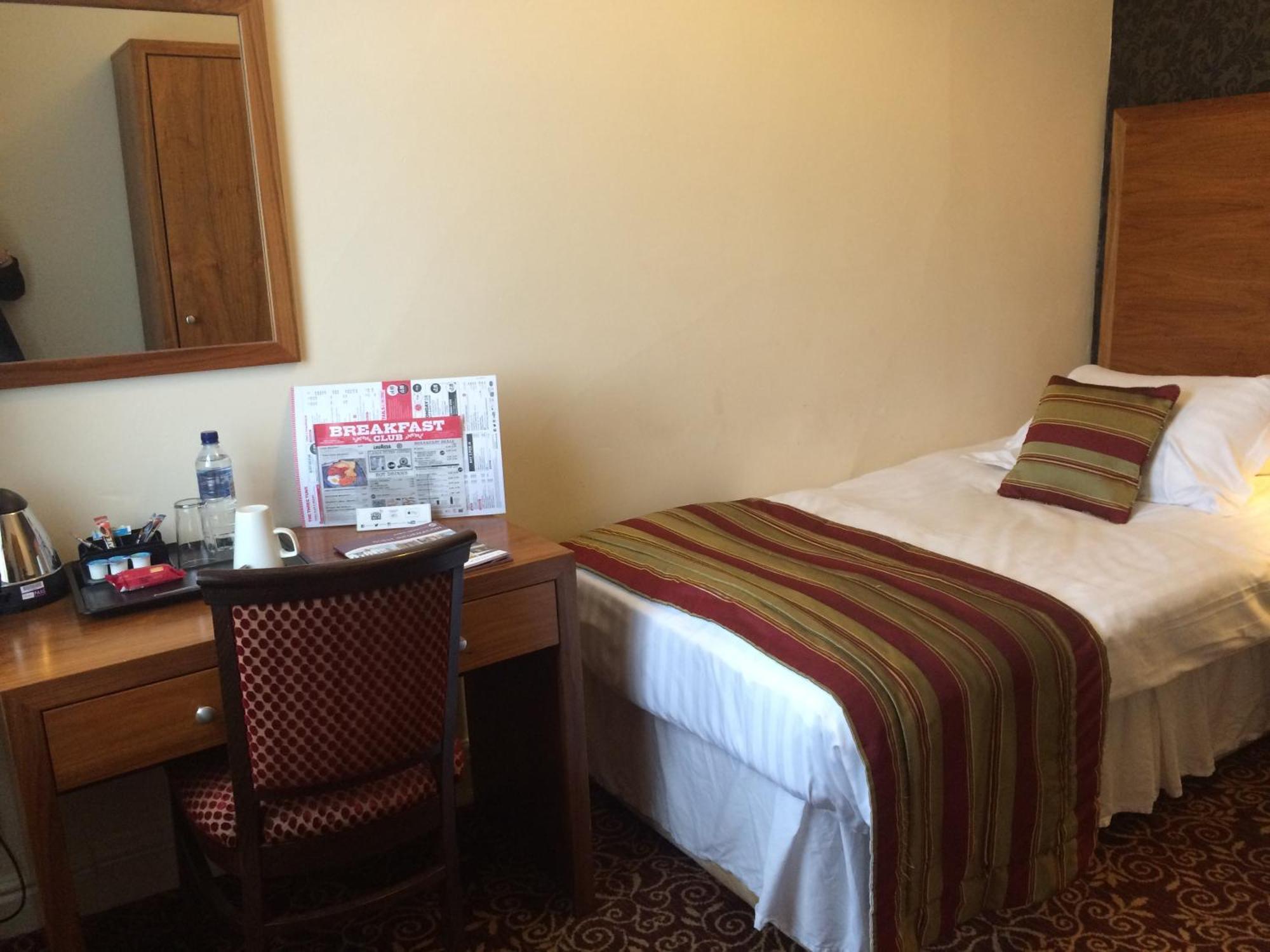 The Three Tuns Hotel Wetherspoon Thirsk Szoba fotó
