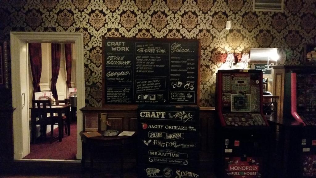 The Three Tuns Hotel Wetherspoon Thirsk Kültér fotó