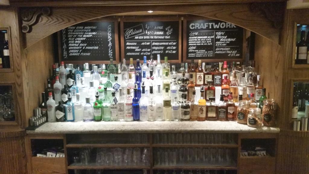 The Three Tuns Hotel Wetherspoon Thirsk Kültér fotó
