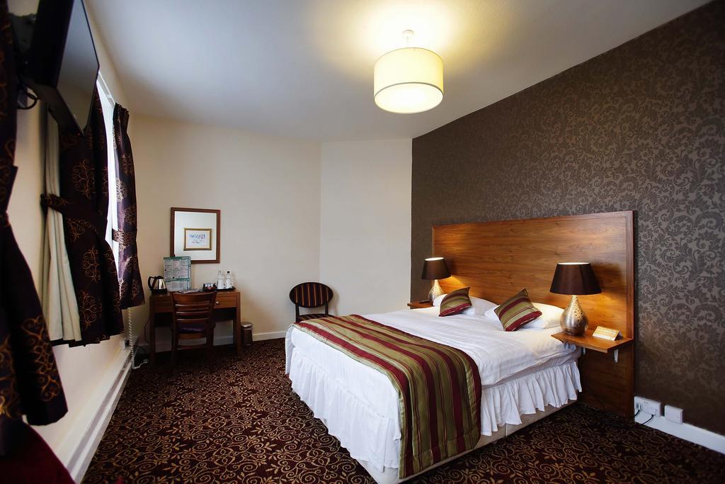 The Three Tuns Hotel Wetherspoon Thirsk Szoba fotó